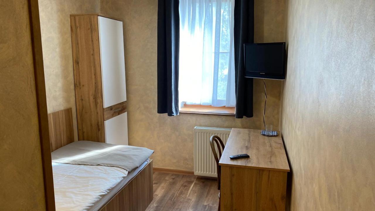 Penzion Pri Kastieli Братислава Екстер'єр фото