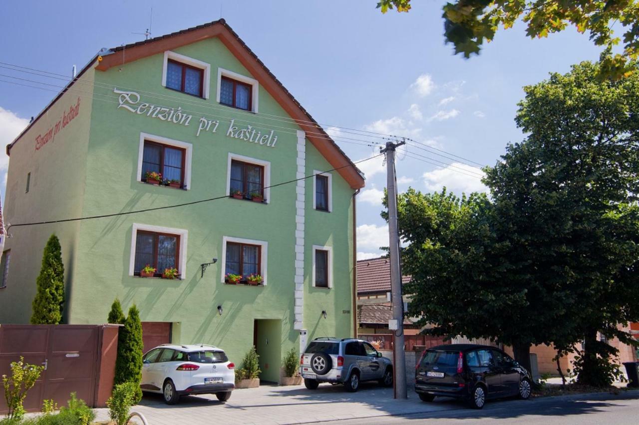 Penzion Pri Kastieli Братислава Екстер'єр фото
